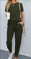 Army green solid round-neck short-sleeve tee and matching pants set, elastic waist